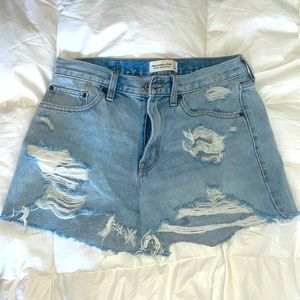 Mid rise boyfriend shorts